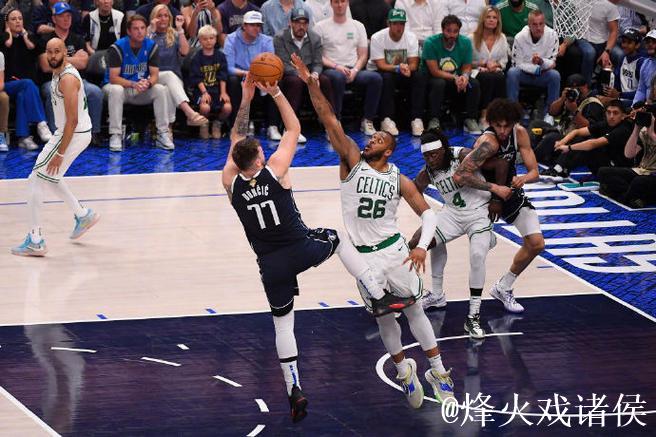 三球狂砍44分黄蜂惜败魔术 欧文末节爆发独行侠逆转老鹰